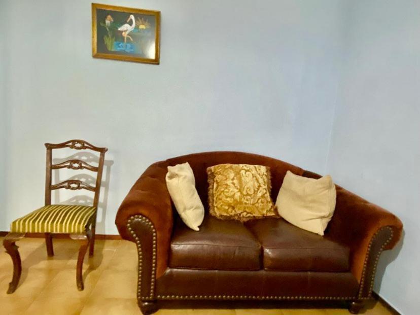 Tiffany'S 5' Min From Airport Apartment Spata  Ngoại thất bức ảnh