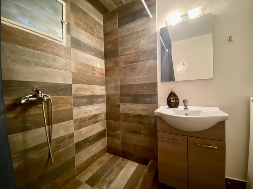 Tiffany'S 5' Min From Airport Apartment Spata  Ngoại thất bức ảnh